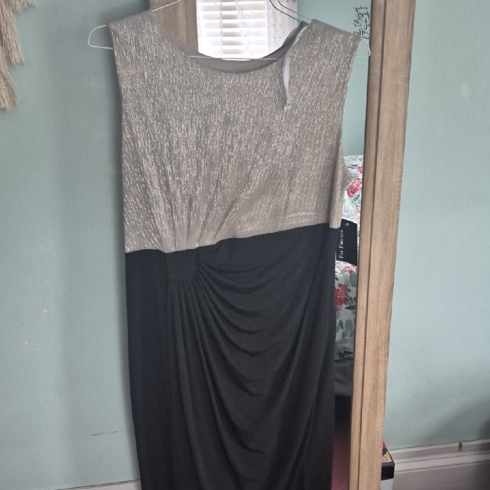 Sleeveless Two-Tone Midi Dress in Silver and Black